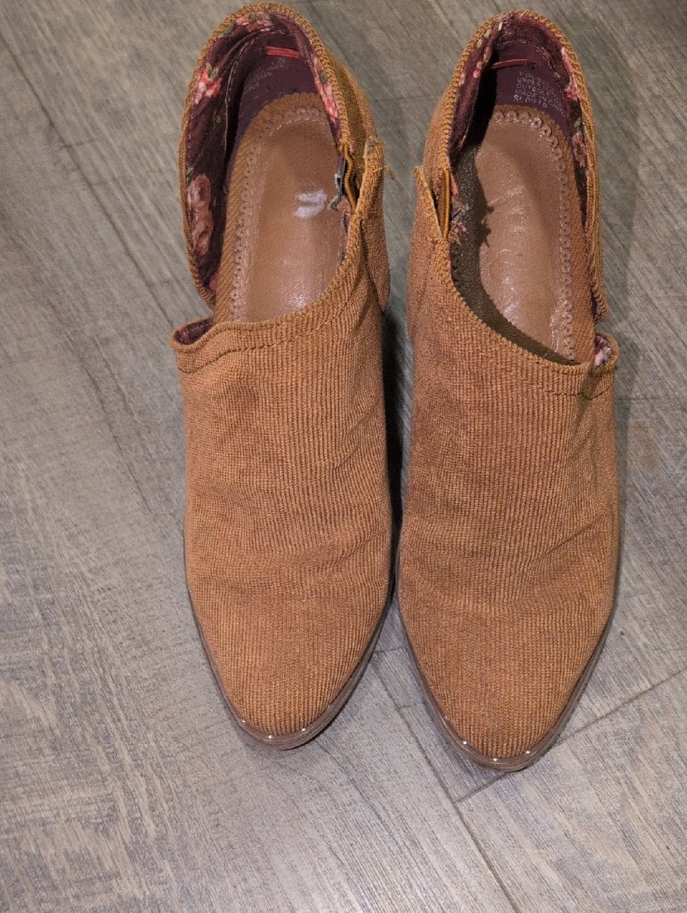 Women’s Slip-On Ankle Shoes in Cognac Brown